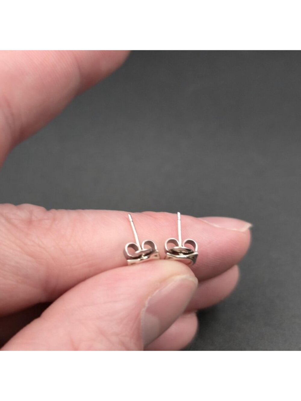 Sterling Silver Minimalist Kitty Cat Outline Stud Earrings A7367 - Picture 3 of 7